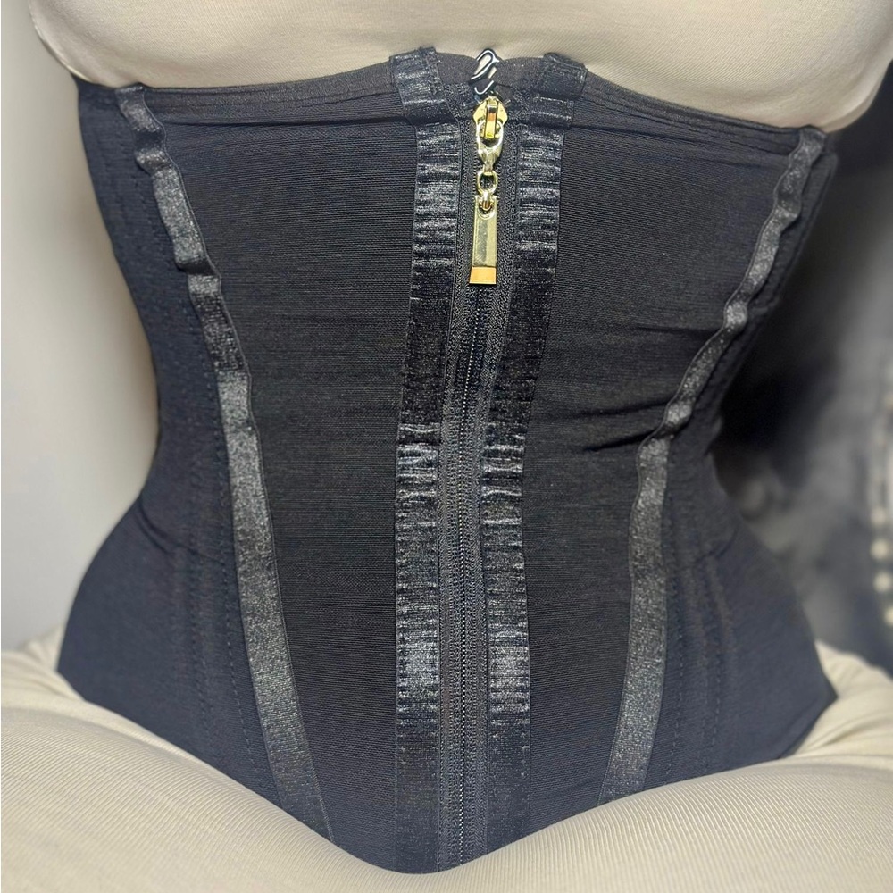 Waist trainer